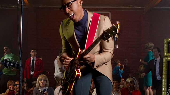 Video Exclusive: Raphael Saadiq Rocks on 'Radio'