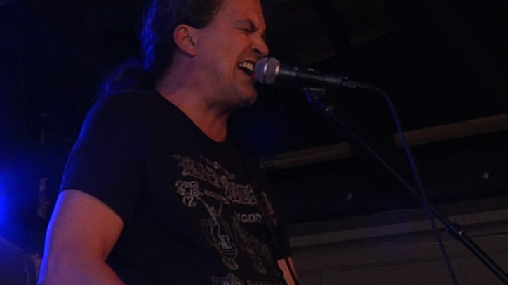 Meat Puppets Perform
