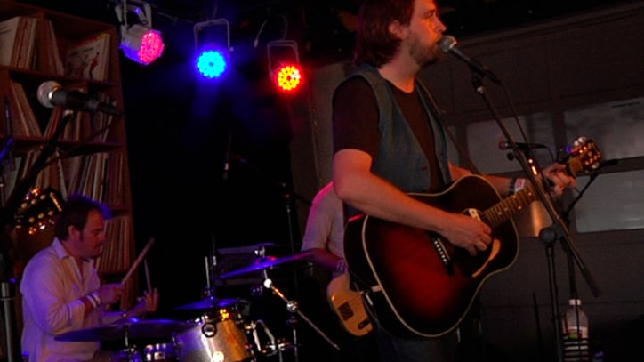 Hayes Carll Performs
