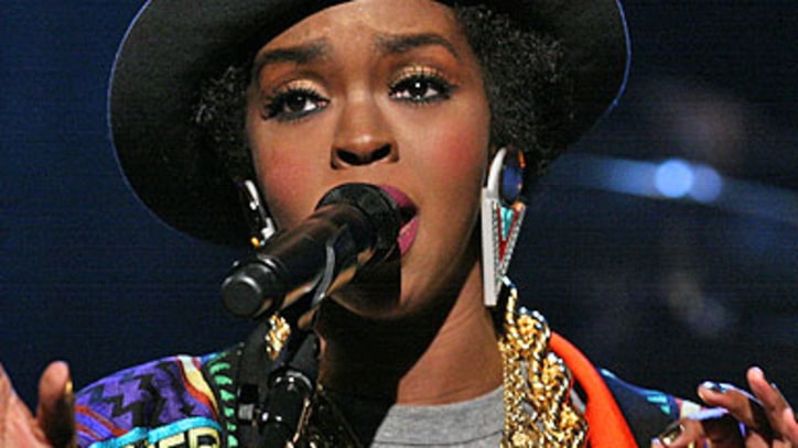 Lauryn Hill Pays tribute to Bob Marley on 'Fallon'