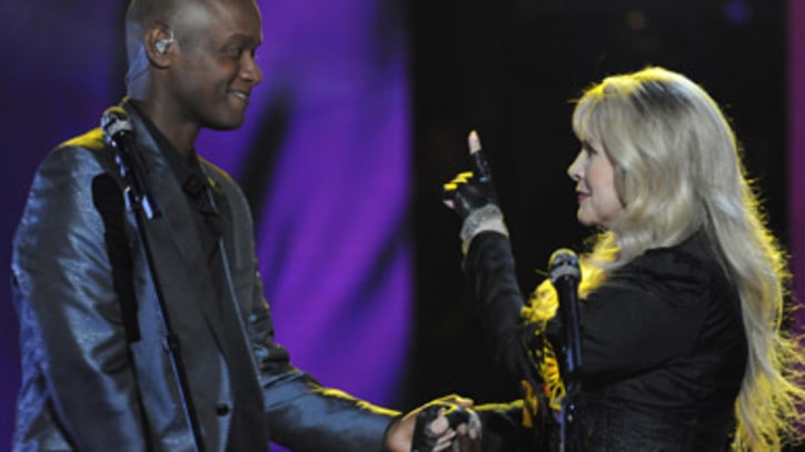 Stevie Nicks and Javier Colon Sing 'Landslide' on 'The Voice'
