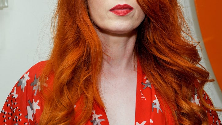 Shirley Manson Teams With Le Butcherettes for Moody Bonus Track