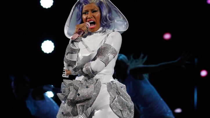 Nicki Minaj 'Starships' at NBA All-Star Game
