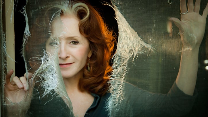 Bonnie Raitt 'Right Down the Line'