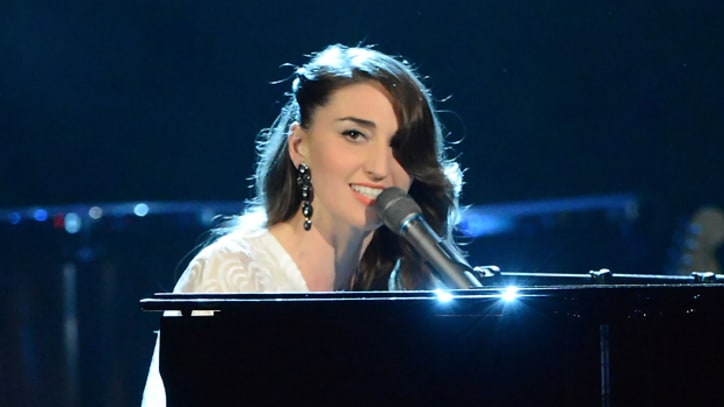 Sara Bareilles Pays tribute to Laura Nyro