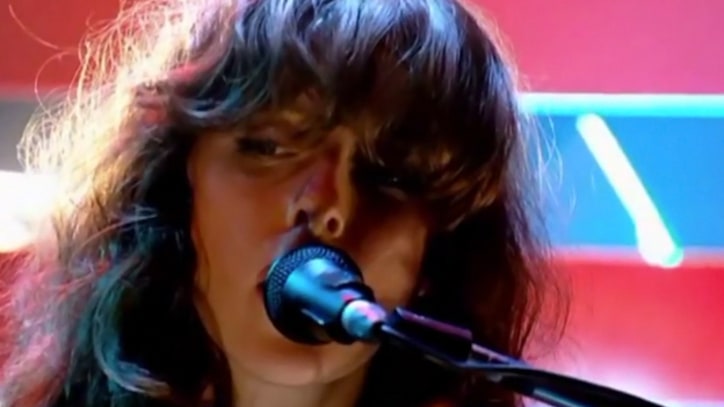 Beach House Perform 'Lazuli' on 'Jools Holland'