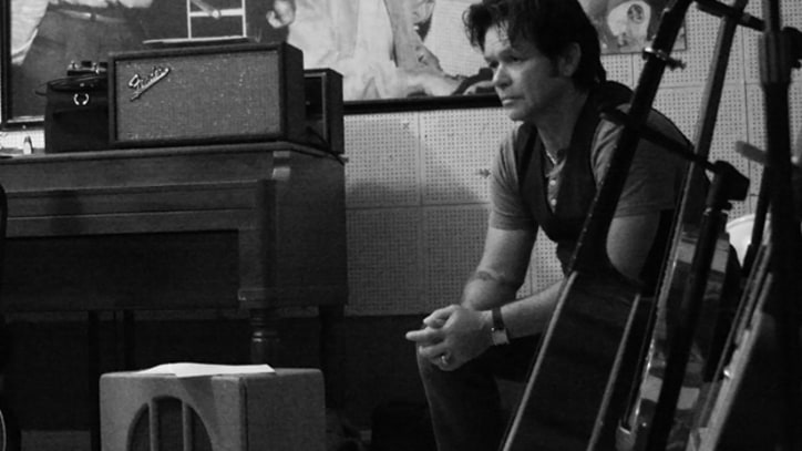 Premiere: John Mellencamp, 'No One Cares About Me'