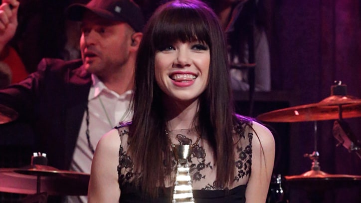Carly Rae Jepsen Sings 'Call Me Maybe' on 'Fallon'
