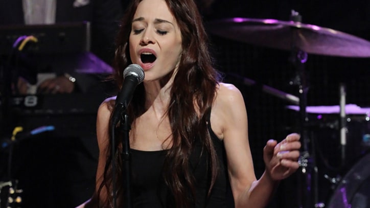 Fiona Apple Sings McCartney's 'Let Me Roll It' on 'Fallon'