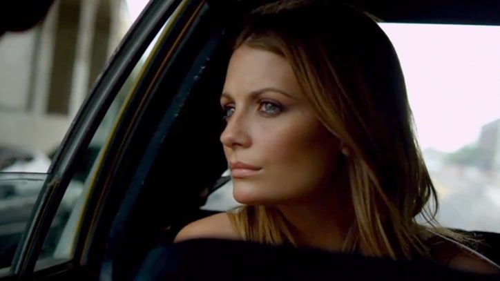 Mischa Barton Chases Noel Gallagher in 'Everybody's on the Run'
