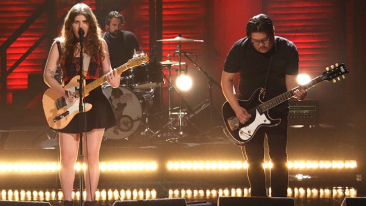 Best Coast Smolder on 'Do You Love Me Like You Used To?'