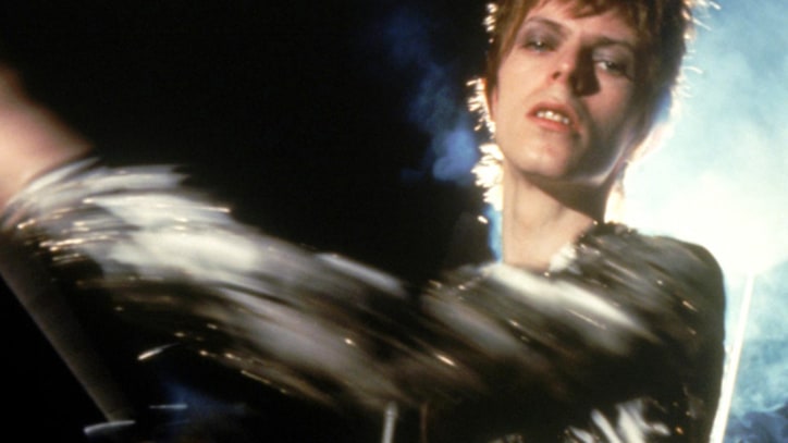 David Bowie Contest Winner Transforms Into 'Ziggy Stardust' – Premiere
