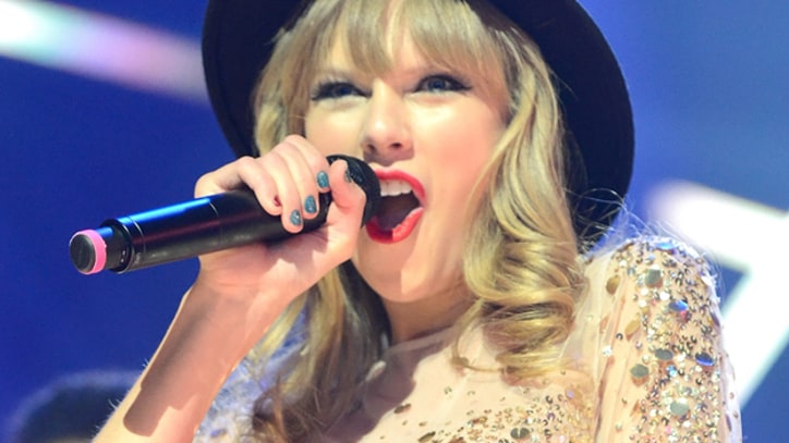 Taylor Swift Describes Color of Heartache on 'Red'