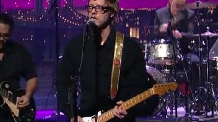 Paul Banks Plays to Empty Room on 'Letterman'