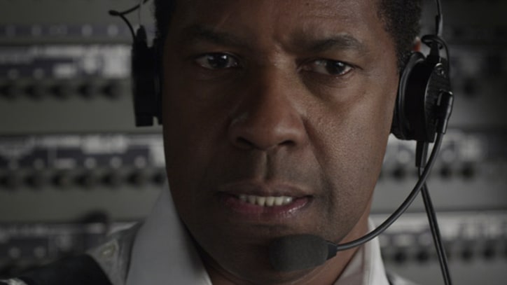 Travers: Denzel Washington Joins Oscar Race With 'Flight'