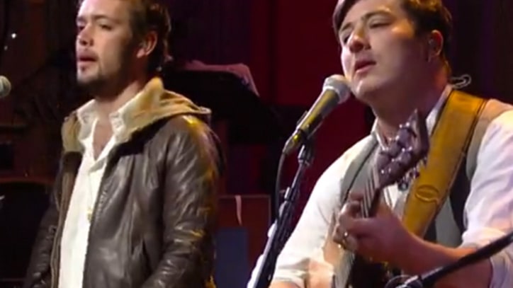 Mumford & Sons Play Rousing 'I Will Wait' on 'Letterman'