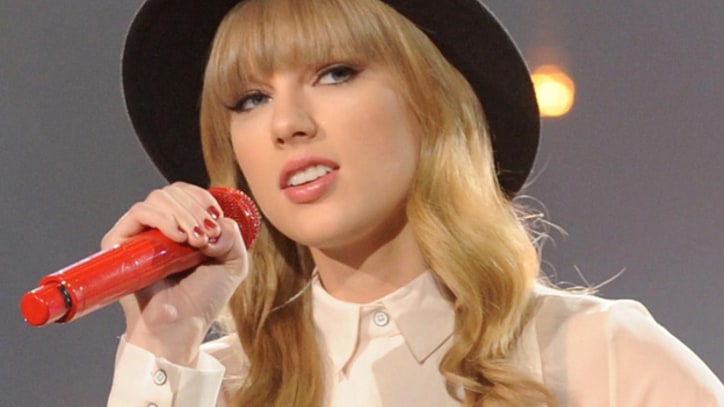 Taylor Swift Debuts 'State of Grace' During 'X Factor' Double Elimination