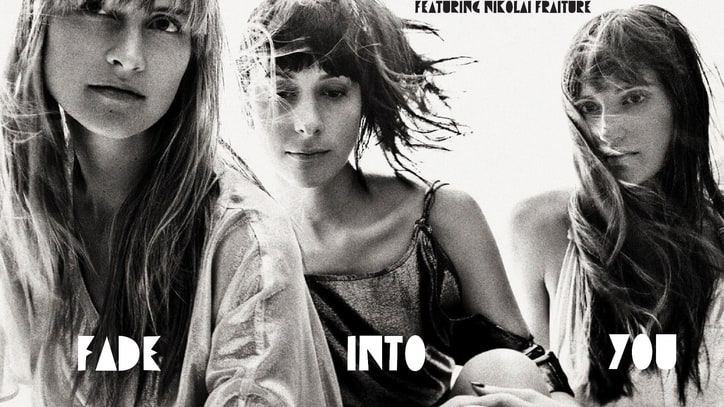 Nikolai Fraiture & Au Revoir Simone Redo Mazzy Star's 'Fade Into You'