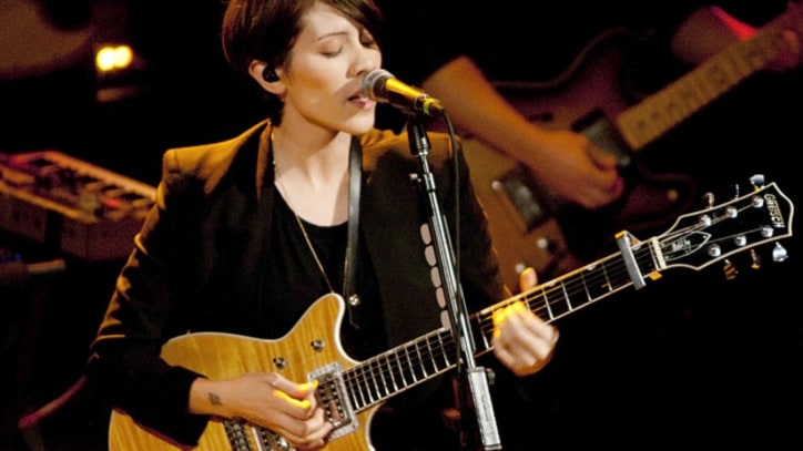 Tegan and Sara Want to Get 'Closer' on 'Letterman'
