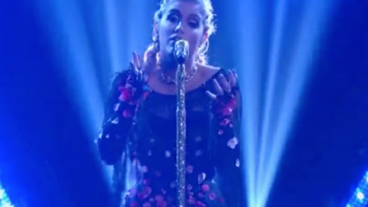 Ke$ha Struts Through Smoke on 'Conan'