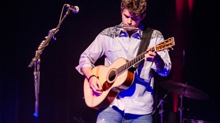 John Mayer Sings Onstage for First Time in Two Years