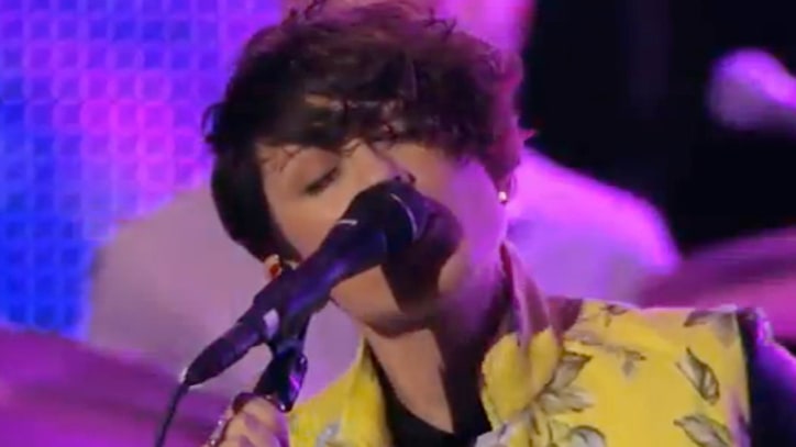 Tegan and Sara Light Up 'Kimmel' With 'Closer'