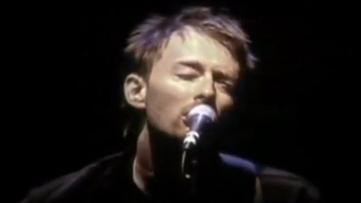 Flashback: Thom Yorke Unplugs at 2002 Bridge School Benefit