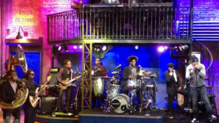 Method Man and the Roots Warm Up 'Fallon' Crowd With 'Protect Ya Neck'