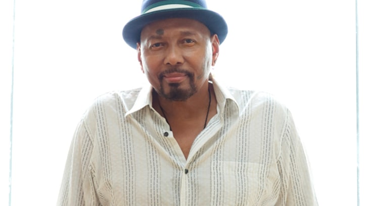 Aaron Neville Croons Through 'This Magic Moment'