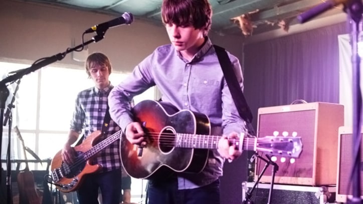 SXSW 2013: Jake Bugg Performs 'Love Me The Way You Do'