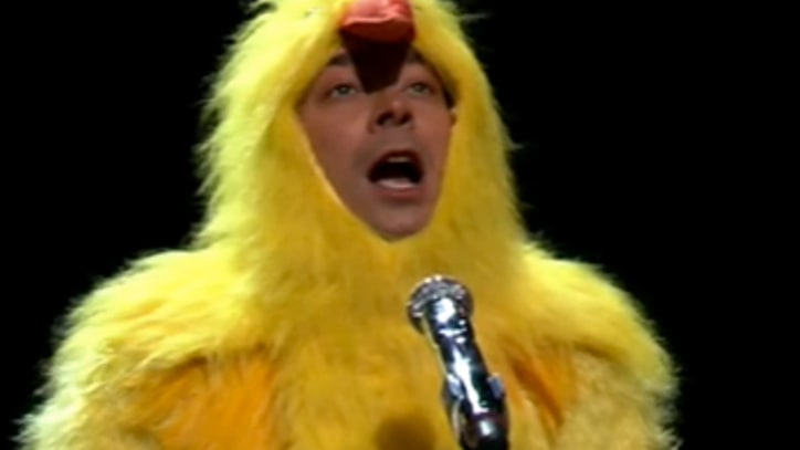 Jimmy Fallon, Blake Shelton Chicken Out on the Lumineers' 'Ho Hey'
