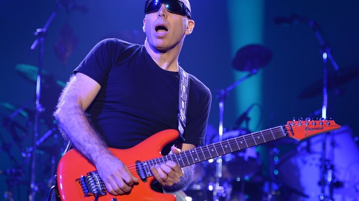 Joe Satriani Reflects on 30 Years of Mind-Bending Guitar Daredevilry