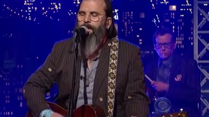 Steve Earle Spotlights the 'Invisible' on 'Letterman'
