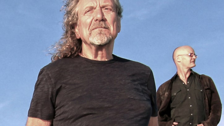 Robert Plant Presents the Sensational Space Shifters Tear Through 'Black Dog' Live