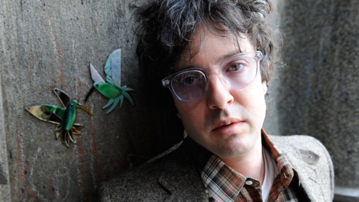 Harper Simon Misses His Love in '99' - Premiere
