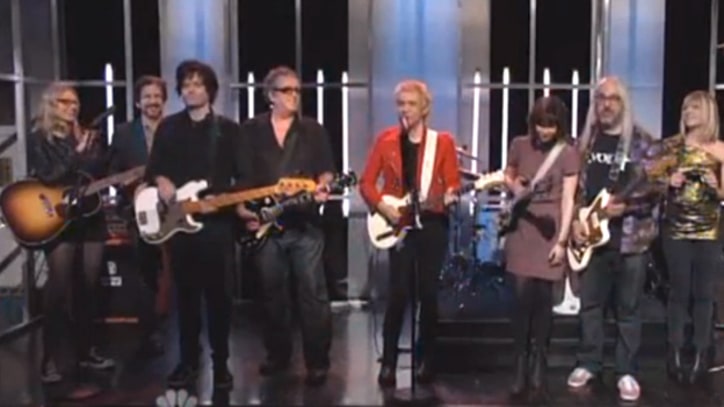 Fred Armisen Closes Out 'SNL' Run With Help from Indie Rock Royalty