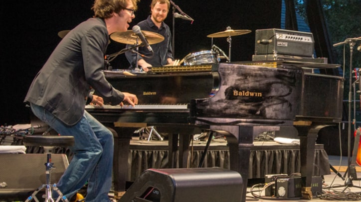 Ben Folds Five Play 'Brick' in Concert on Reunion Tour