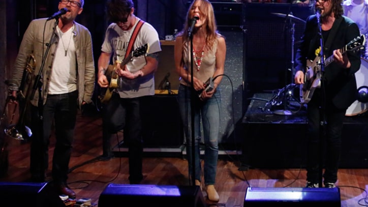 Broken Social Scene and Feist Reunite on 'Fallon'