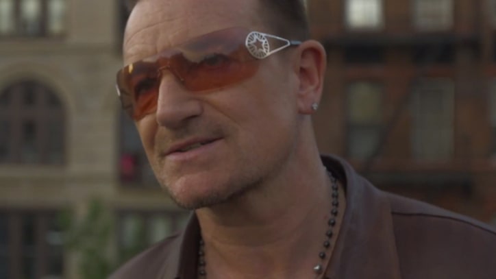 U2 Play Acoustic 'Sunday Bloody Sunday' for Agit8