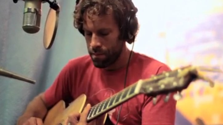 Watch Jack Johnson Recording New Album in Hawaii