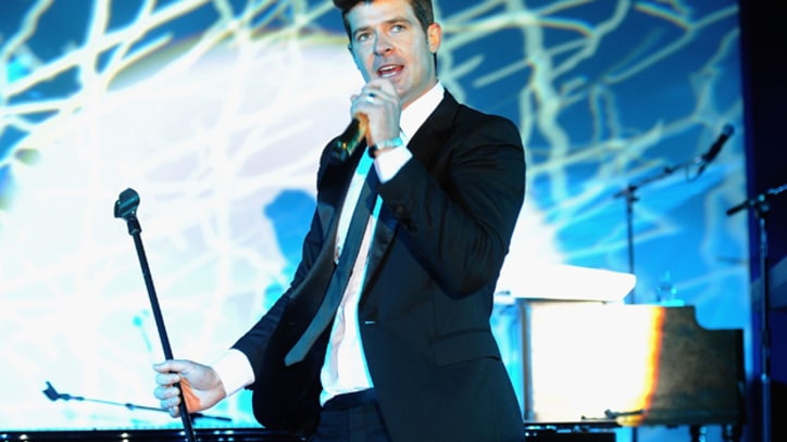 Watch Robin Thicke Perform Live Online