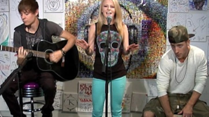 See Idol Hollie Cavanagh Perform Live at Yahoo! Music