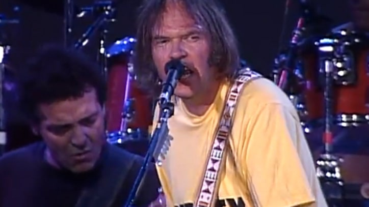 Flashback: Neil Young and Crazy Horse Jam With Willie Nelson