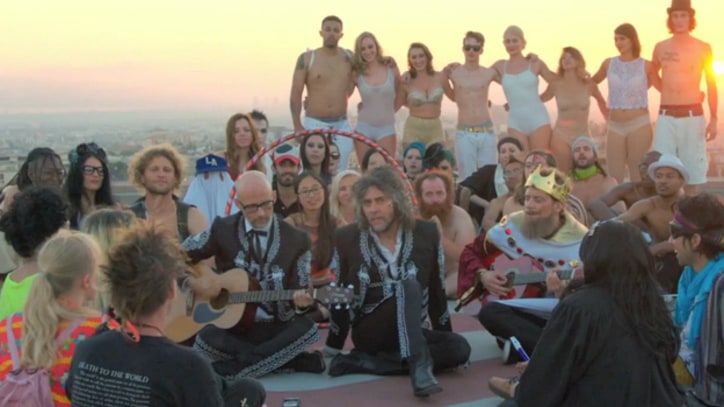 Moby and Wayne Coyne Live 'The Perfect Life'