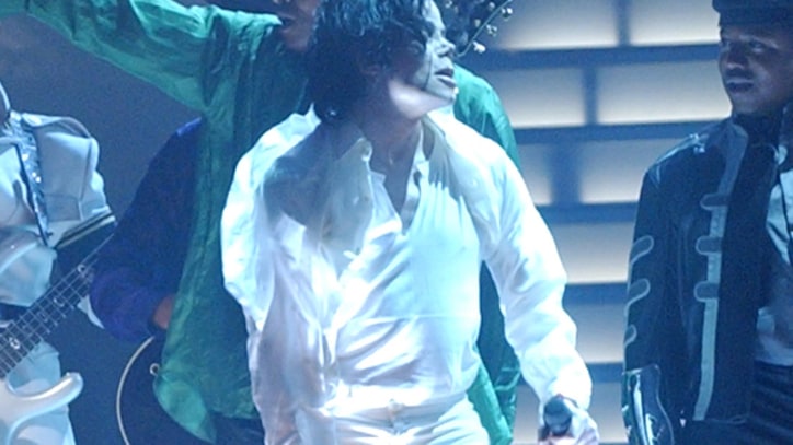 Flashback: The Jackson 5 Reunite in 2001