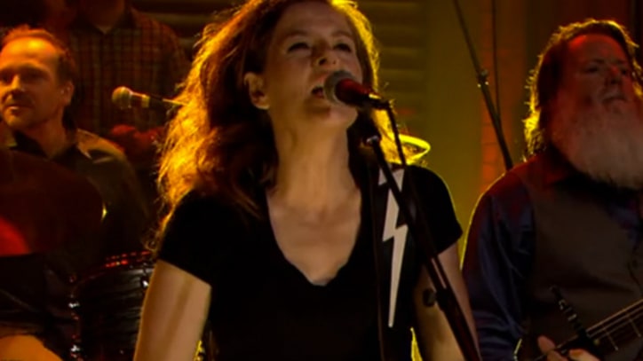 Neko Case Charges Through 'Man' on 'Fallon'