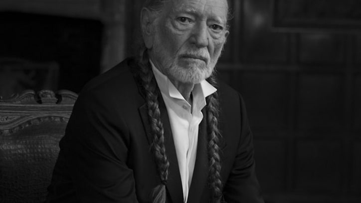 Willie Nelson and Norah Jones Go 'Walkin'' - Song Premiere