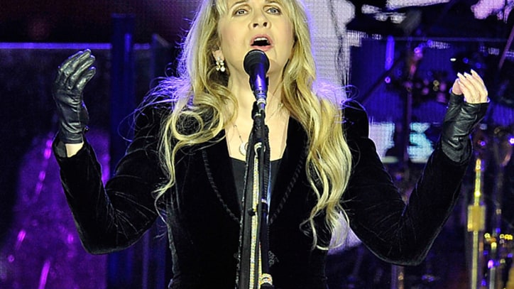 Christine McVie Joins Fleetwood Mac on 'Don't Stop'