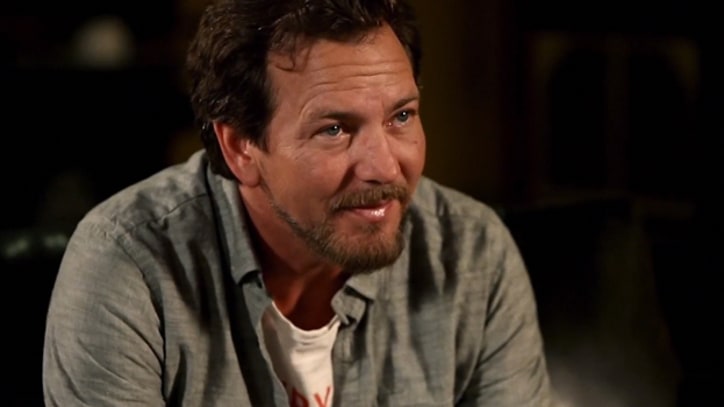 Pearl Jam Talk 'Lightning Bolt' with Judd Apatow, Carrie Brownstein