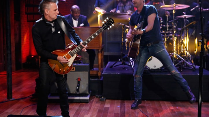 Mike McCready Anchors 'Alive' With Dierks Bentley, the Roots